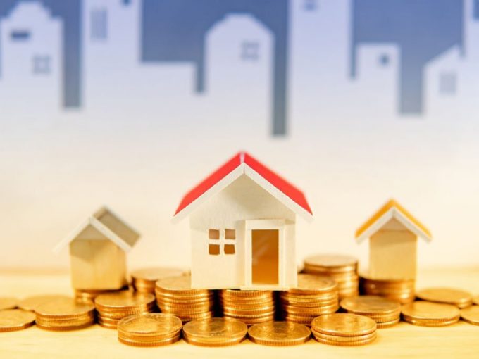 Real Estate vs. Gold: What is the Right Investment Option?